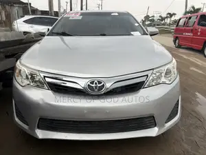 Toyota Camry LE 4dr Sedan (2.5L 4cyl 6A) 2012 Silver