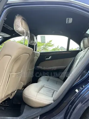 Mercedes-Benz E350 Base BlueTec Sedan RWD (3.0L 6cyl 7A) 2013 Blue
