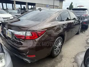 Lexus ES 2016 Brown