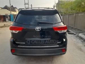 Toyota Highlander XLE 4dr SUV AWD (3.5L 6cyl 6A) 2015 Black
