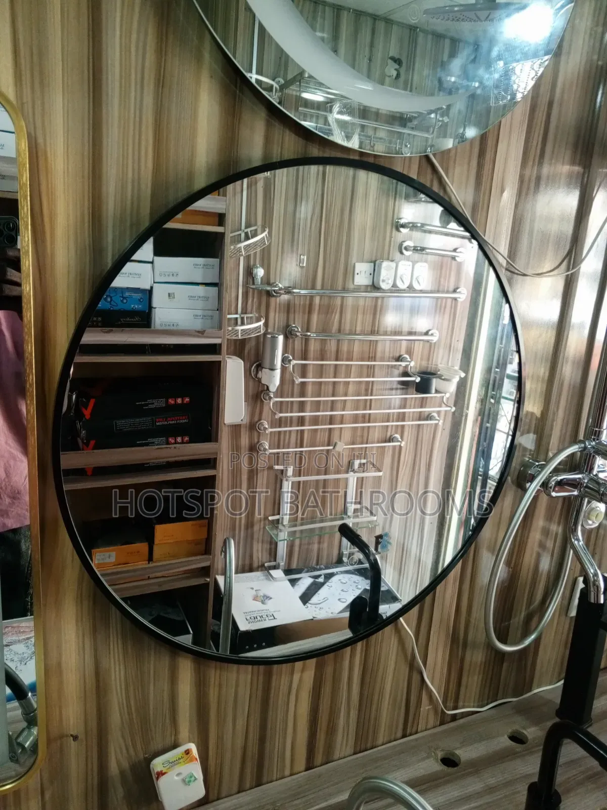 Round Mirror