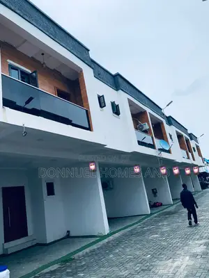 3bdrm Townhouse / Terrace in Ikota for rent
