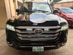 Toyota Land Cruiser 2024 Black