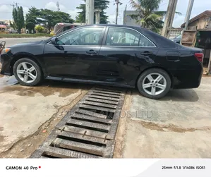 Toyota Camry SE 4dr Sedan (2.5L 4cyl 6A) 2012 Black