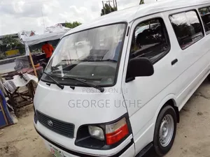 Toyota HiAce 2004 White