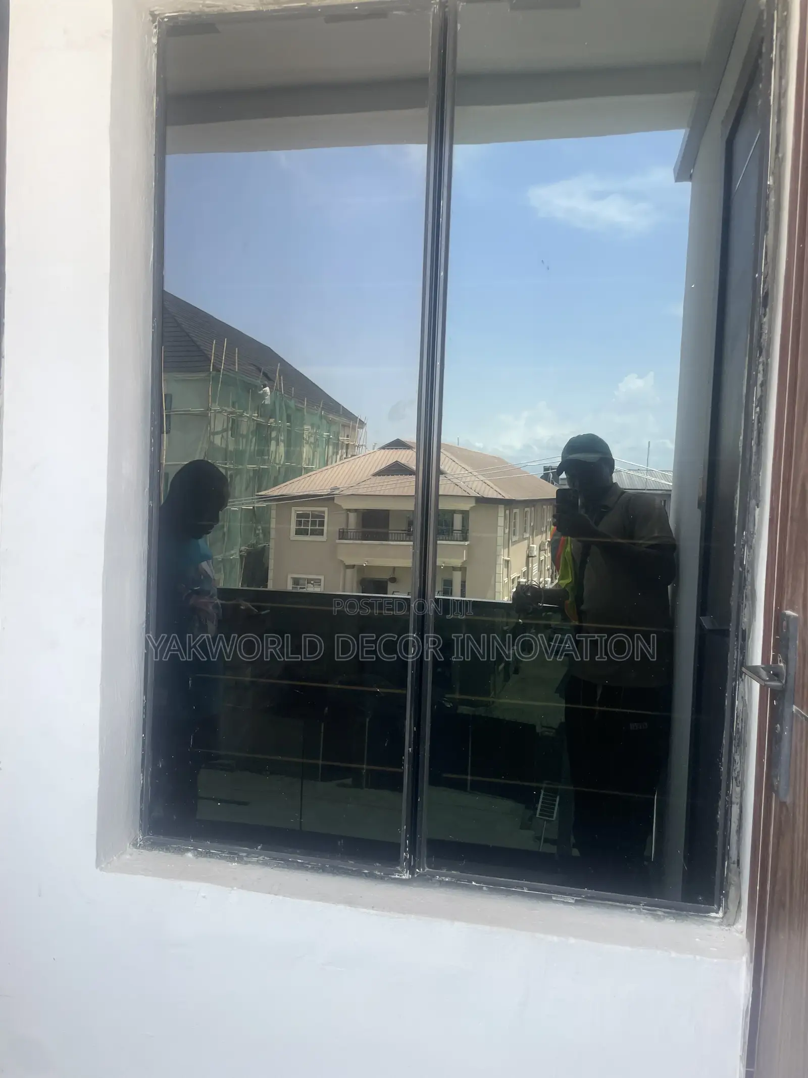Frameless Window
