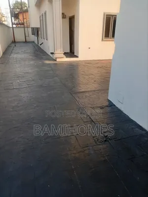 Expert Compound Floor Painting Design