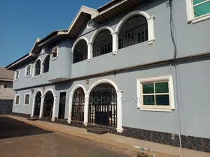 3bdrm Block of Flats in Benin City for rent