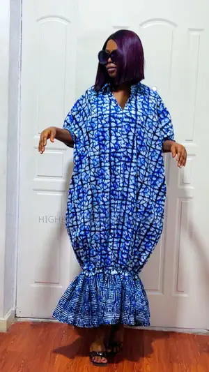 Three-Quarter Gown With Band - Style 780