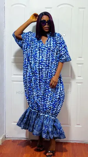 Three-Quarter Gown With Band - Style 780