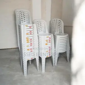 Affordable Plastic Chairs Dozen
