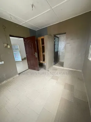 Furnished 3bdrm Apartment in Isuti Rd, Igando / Ikotun/Igando for rent