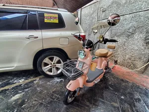 New Motorcycle 2025 White