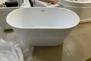 White Small Bathtub 