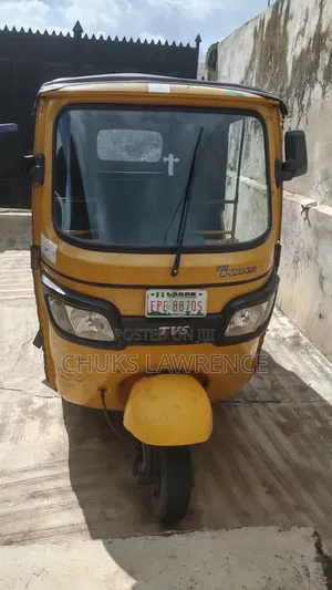 TVS King Deluxe Plus iTouch Start 2010 Yellow