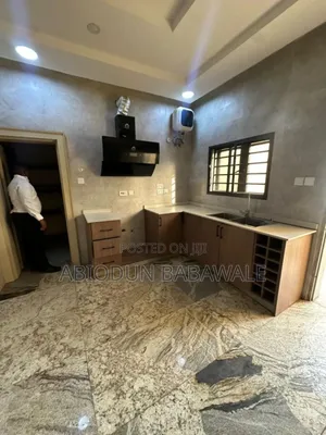 3bdrm Apartment in Wuse 2 Abuja for rent