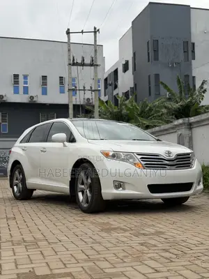 Toyota Venza AWD 2010 White