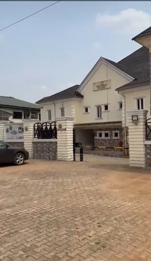 R*For Sale.*
25 Rooms Hotel for Sale