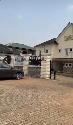 R*For Sale.*
25 Rooms Hotel for Sale