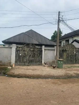 6bdrm Bungalow in Sabo / Yaba for sale
