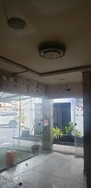 Perfect Shop at Lekki Phase 1 Rent Is Just 6 Month