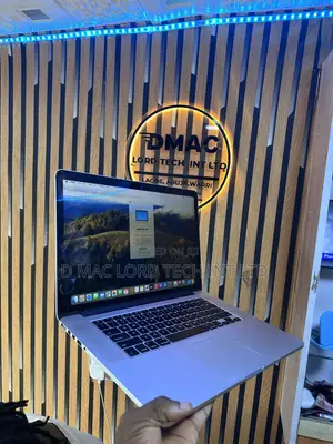 Laptop Apple MacBook Pro 2015 16GB Intel Core i7 SSD 256GB