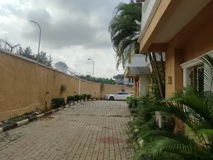 9bdrm Mansion in Maitama for rent