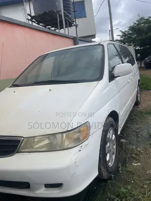 Honda Odyssey 2005 White