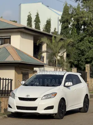 Toyota Matrix 2011 White