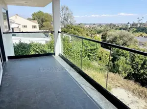 Balcony Railings With 10mm Tempered Glass and Accesories.