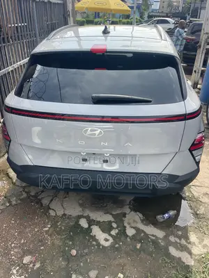 Hyundai Kona SE 2024 Silver