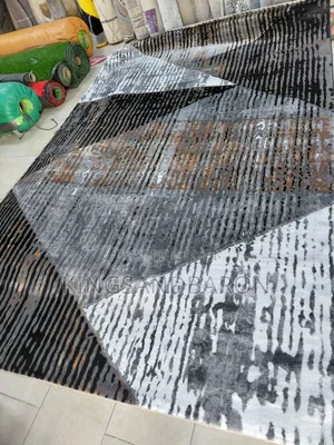 7x10fts Black, Grey and Brown Turkey Center Rug