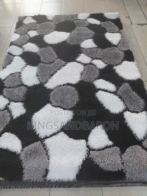 4x6ft Black, Gray and White Shaggy Center Rug