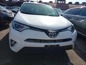Toyota RAV4 LE 4dr SUV AWD (2.5L 4cyl 6A) 2015 White