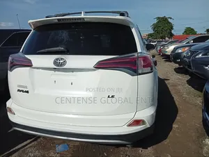Toyota RAV4 LE 4dr SUV AWD (2.5L 4cyl 6A) 2015 White
