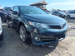 Toyota Camry SE 4dr Sedan (2.5L 4cyl 6A) 2014 Black