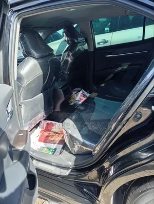 Toyota Camry SE (2.5L 4cyl 8A) 2019 Black