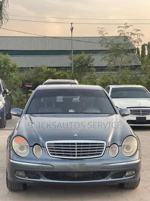 Mercedes-Benz E350 Base 4Matic Sedan AWD (3.5L 6cyl 5A) 2006