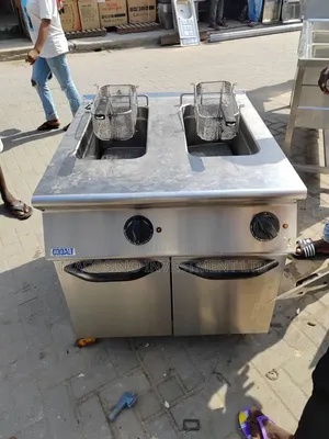 Industrial Stainless Steel 2-Tank Deep Fryer With Cabinet Base