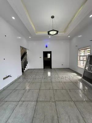 2bdrm Duplex in Kolapo Ishola Gra, Akobo for rent