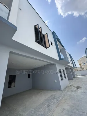4bdrm Townhouse/Terrace in Lekki Phase 2 for sale