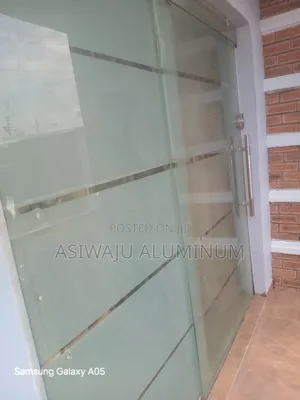10mm Glass Door