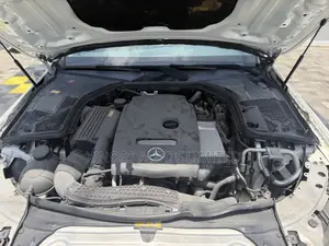 Mercedes-Benz C300 Luxury 4Matic Sedan AWD (2.0L 4cyl 7A) 2016 White
