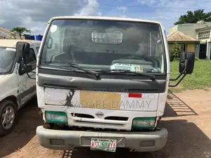 Nissan Cabstar 2004 White