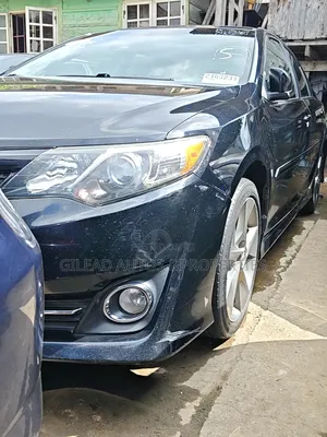 Toyota Camry SE 4dr Sedan w/Prod. End 11/13 (2.5L 4cyl 6A) 2014