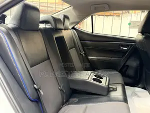 Toyota Corolla SE 4dr Sedan (1.8L 4cyl CVT) 2017 White