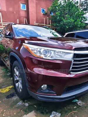 Toyota Highlander XLE 4dr SUV AWD (3.5L 6cyl 6A) 2015 Maroon
