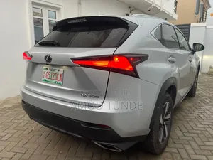 Lexus NX 300 FWD 2019 Silver