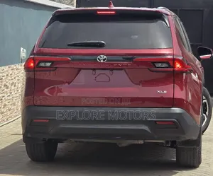 Toyota Highlander 2024 Red