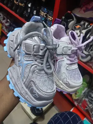 Unisex Sneakers – Smart Casual Wears Size 26–37